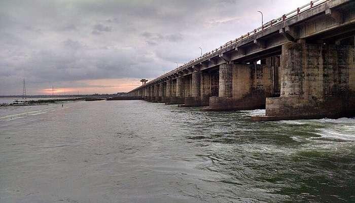 Rajahmundry Tourist Places | Best Places to Visit in Rajamahendravaram dowleswaram barrage